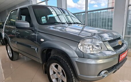 Chevrolet Niva I рестайлинг, 2017 год, 869 000 рублей, 2 фотография