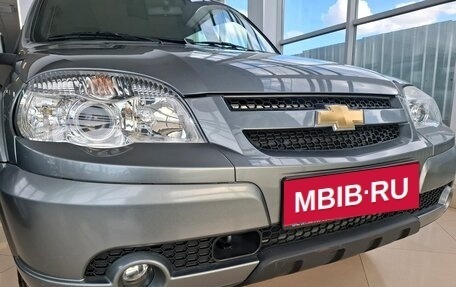 Chevrolet Niva I рестайлинг, 2017 год, 869 000 рублей, 4 фотография