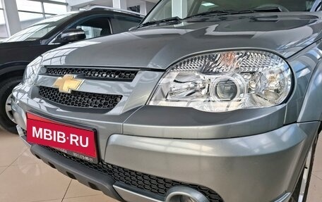 Chevrolet Niva I рестайлинг, 2017 год, 869 000 рублей, 5 фотография