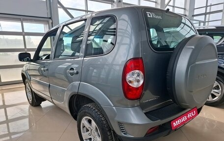 Chevrolet Niva I рестайлинг, 2017 год, 869 000 рублей, 8 фотография