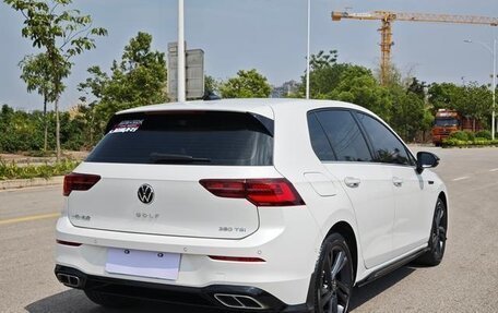 Volkswagen Golf VIII, 2023 год, 1 930 000 рублей, 4 фотография