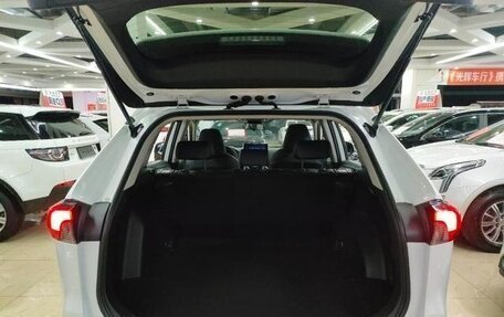 Toyota RAV4, 2021 год, 2 324 700 рублей, 6 фотография