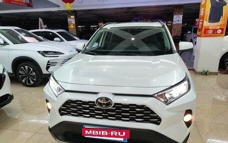 Toyota RAV4, 2021 год, 2 324 700 рублей, 5 фотография