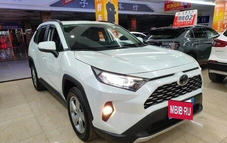 Toyota RAV4, 2021 год, 2 324 700 рублей, 4 фотография