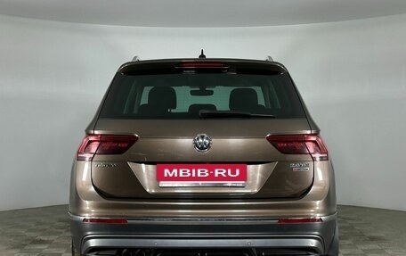 Volkswagen Tiguan II, 2017 год, 1 947 000 рублей, 4 фотография