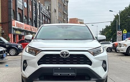 Toyota RAV4, 2021 год, 2 120 101 рублей, 2 фотография