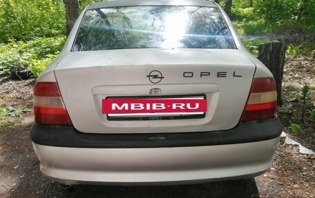 Opel Vectra B рестайлинг, 1996 год, 130 000 рублей, 3 фотография