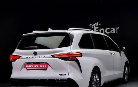 Toyota Sienna, 2021 год, 4 832 000 рублей, 3 фотография