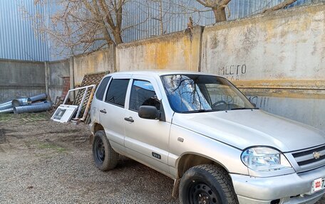 Chevrolet Niva I рестайлинг, 2003 год, 300 000 рублей, 3 фотография