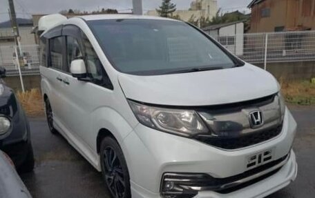 Honda Stepwgn IV, 2015 год, 2 300 000 рублей, 2 фотография