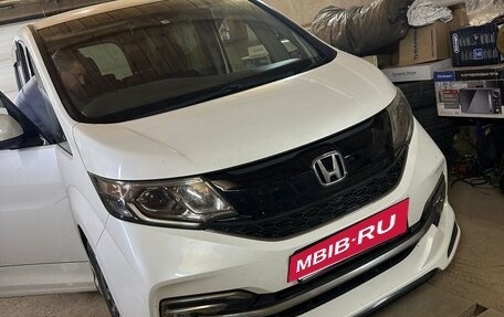 Honda Stepwgn IV, 2015 год, 2 300 000 рублей, 3 фотография