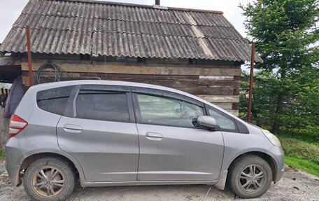 Honda Fit III, 2008 год, 590 000 рублей, 2 фотография