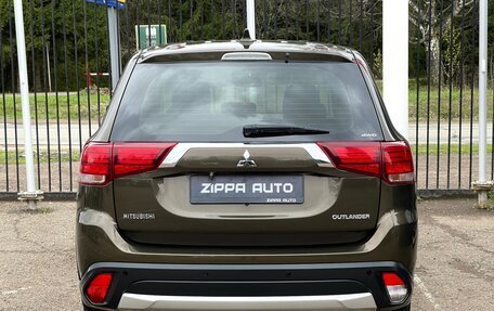 Mitsubishi Outlander III рестайлинг 3, 2018 год, 2 379 000 рублей, 5 фотография