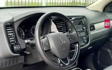 Mitsubishi Outlander III рестайлинг 3, 2018 год, 2 379 000 рублей, 8 фотография