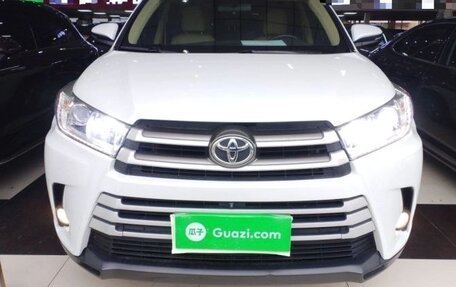 Toyota Highlander III, 2021 год, 3 100 000 рублей, 2 фотография