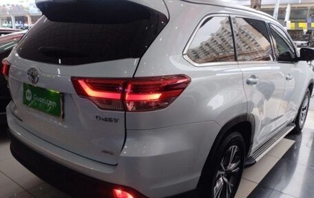 Toyota Highlander III, 2021 год, 3 100 000 рублей, 5 фотография