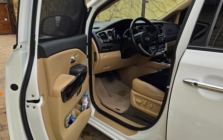 KIA Carnival III, 2018 год, 2 350 000 рублей, 9 фотография
