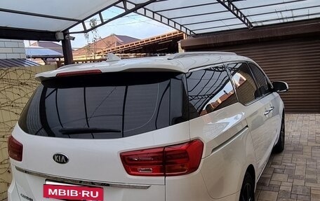 KIA Carnival III, 2018 год, 2 350 000 рублей, 8 фотография