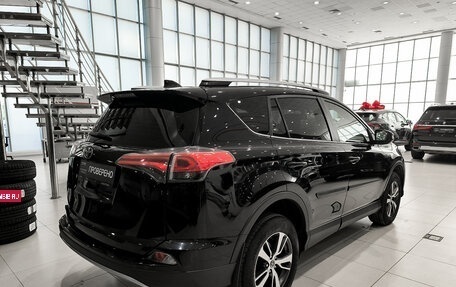 Toyota RAV4, 2017 год, 2 199 000 рублей, 5 фотография