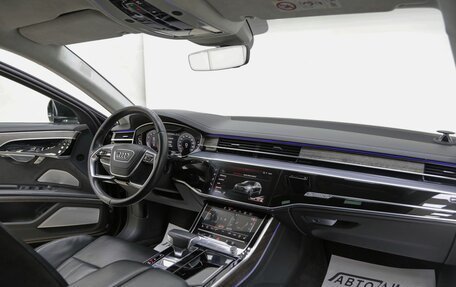 Audi A8, 2018 год, 4 899 000 рублей, 5 фотография
