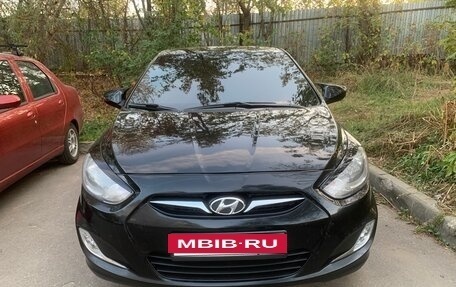 Hyundai Solaris II рестайлинг, 2013 год, 1 100 000 рублей, 4 фотография