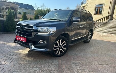 Toyota Land Cruiser 200, 2019 год, 9 100 000 рублей, 2 фотография