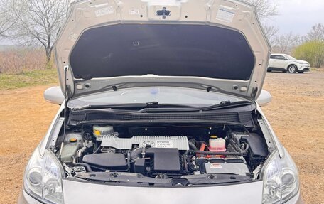 Toyota Prius, 2010 год, 730 000 рублей, 3 фотография