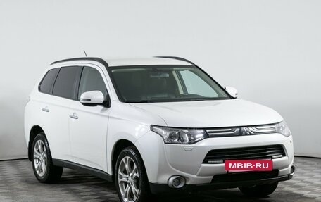 Mitsubishi Outlander III рестайлинг 3, 2013 год, 1 390 000 рублей, 3 фотография