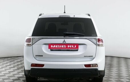 Mitsubishi Outlander III рестайлинг 3, 2013 год, 1 390 000 рублей, 6 фотография