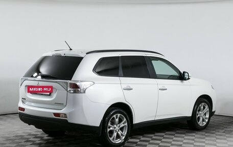 Mitsubishi Outlander III рестайлинг 3, 2013 год, 1 390 000 рублей, 5 фотография