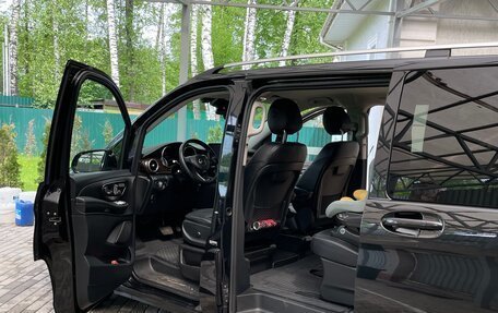 Mercedes-Benz V-Класс, 2018 год, 4 950 000 рублей, 6 фотография