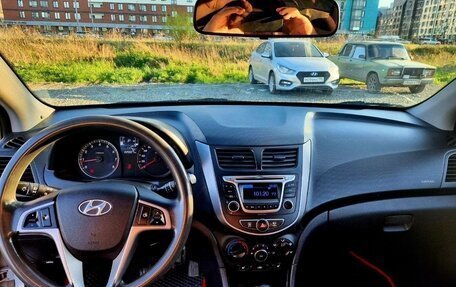 Hyundai Solaris II рестайлинг, 2014 год, 910 000 рублей, 2 фотография