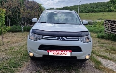 Mitsubishi Outlander III рестайлинг 3, 2013 год, 1 490 000 рублей, 2 фотография