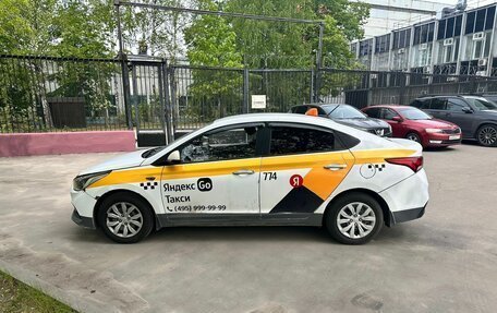 Hyundai Solaris II рестайлинг, 2017 год, 769 000 рублей, 2 фотография