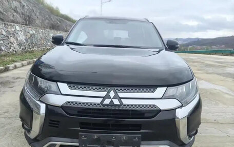 Mitsubishi Outlander III рестайлинг 3, 2021 год, 2 490 000 рублей, 2 фотография
