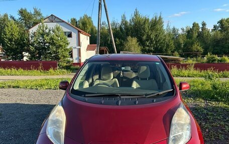 Nissan Leaf I, 2011 год, 650 000 рублей, 2 фотография