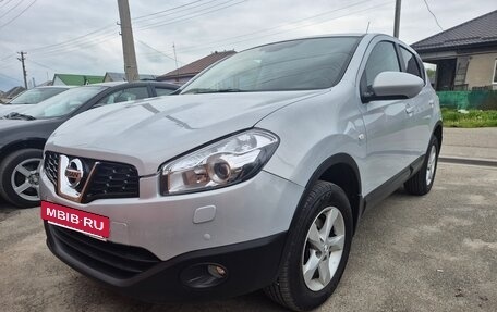 Nissan Qashqai, 2010 год, 890 000 рублей, 2 фотография