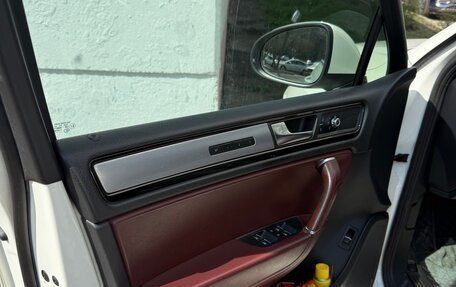 Volkswagen Touareg III, 2011 год, 2 100 000 рублей, 4 фотография