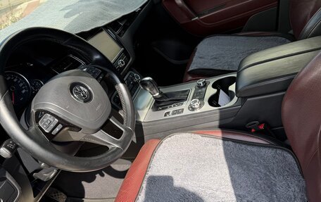 Volkswagen Touareg III, 2011 год, 2 100 000 рублей, 5 фотография