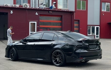 Toyota Camry, 2023 год, 3 500 000 рублей, 2 фотография