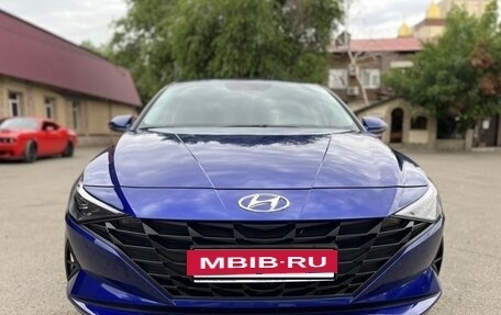 Hyundai Elantra, 2021 год, 1 950 000 рублей, 2 фотография