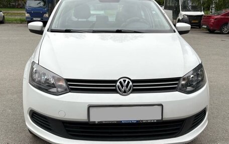 Volkswagen Polo VI (EU Market), 2013 год, 820 000 рублей, 2 фотография