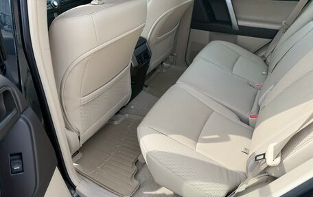Toyota Land Cruiser Prado 150 рестайлинг 2, 2011 год, 5 600 000 рублей, 15 фотография