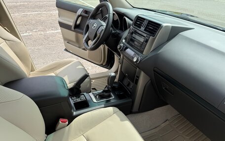 Toyota Land Cruiser Prado 150 рестайлинг 2, 2011 год, 5 600 000 рублей, 20 фотография