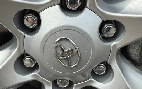 Toyota Land Cruiser Prado 150 рестайлинг 2, 2011 год, 5 600 000 рублей, 38 фотография