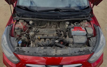 Hyundai Solaris II рестайлинг, 2011 год, 700 000 рублей, 6 фотография