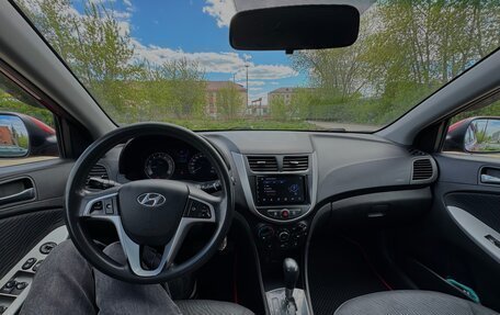 Hyundai Solaris II рестайлинг, 2011 год, 700 000 рублей, 10 фотография