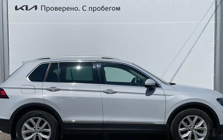 Volkswagen Tiguan II, 2018 год, 2 690 000 рублей, 3 фотография