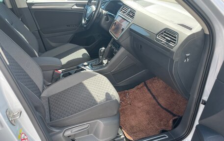 Volkswagen Tiguan II, 2018 год, 2 690 000 рублей, 26 фотография