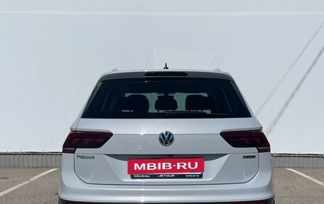 Volkswagen Tiguan II, 2018 год, 2 690 000 рублей, 6 фотография